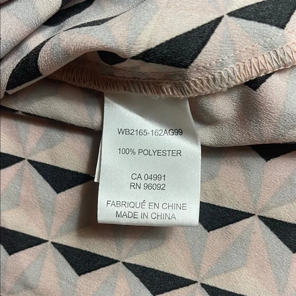 Elaine Rose Geometric Pattern Blouse - Picture 10 of 11